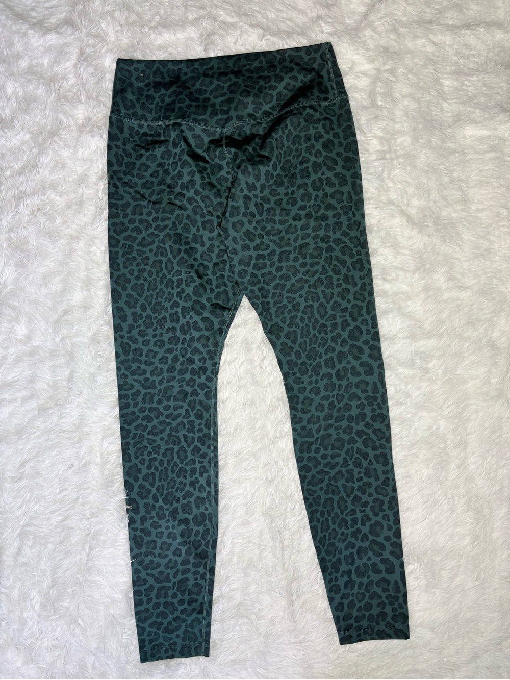 NIKE One Dri-FIT Green Leopard Glitters Printed Mid-Rise Leggings - Picture 6 of 7